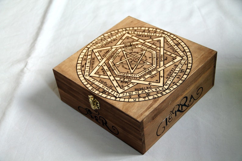 Wooden storage box, carved with magic and alchemic pattern, like the heptagram of John Dee image 1