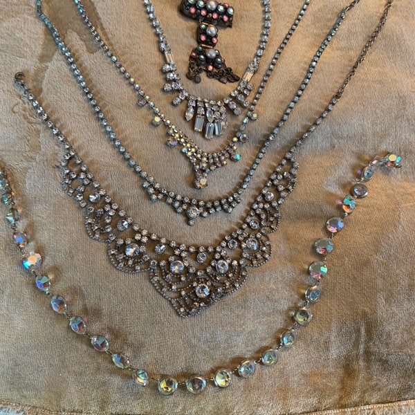 Five vintage necklace s and two broches of old “ strass “