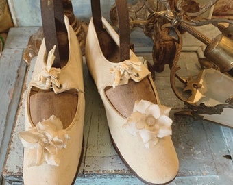 Beautiful antic leather little lady shoes from France.