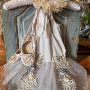 Lovely little vintage set: dancing dress, shoes and tiara