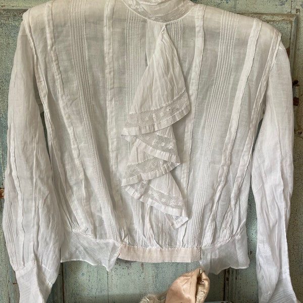 Antic French blouse of thin batist.