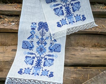 Arbre de vie Rushnyk en lin ukrainien - Serviette de mariage brodée au point de croix bleu