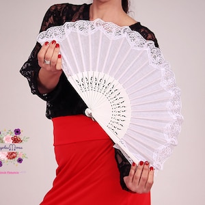 White Wooden Semi Pericón Fan with lace. Goyesco Spanish Flamenco Dancer Openwork Rods