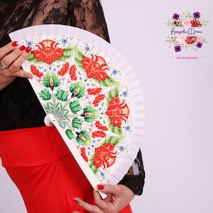 Abanico Folk Blanco estampado con diseño floral inspiracion Europea - Flamenco Español