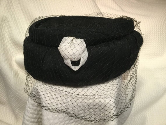 Vintage Pillbox Hat, Black hat, black pillbox hat,
