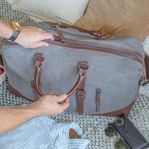 Premium Canvas Holdall with Shoulder Strap and Brown Strapping