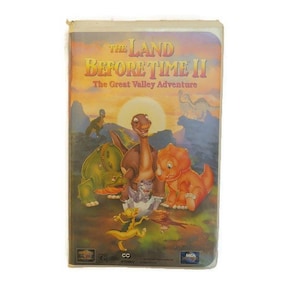 VHS * The Land Before Time II, The Great Valley Adventure VHS Cartridge Video in Clamshell Case 1994