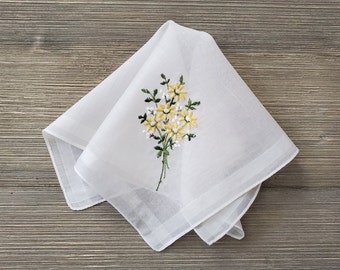Daisy Bouquet Hankie, Vintage Handkerchief, Embroidered Flowers, Soft Cotton Hankie