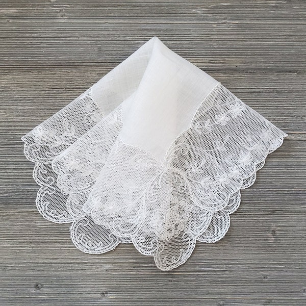 Linen & Lace Hankie, White Vintage Handkerchief, Wedding Keepsake for the Bride