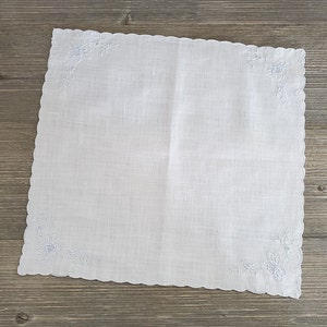Pale Blue Embroidery, White Vintage Handkerchief, Wedding Hankie, Bride's Something Blue Bild 4