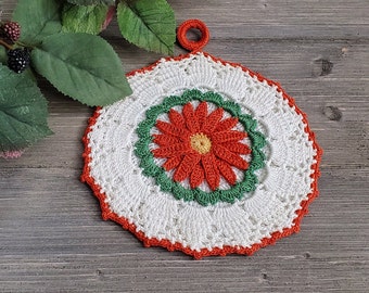 Vintage Crochet Hot Pad, Sunflower Design, Pot Holder, Trivet, Farmhouse Kitchen, Home Décor & Gifts