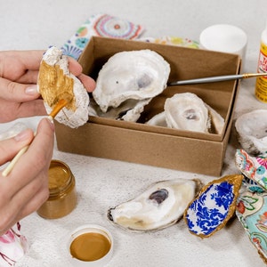 Decoupage Kit, DIY Decoupage Oyster shells, Coastal Home Decor Crafting Kit for Adults, Chinoiserie Style Handmade Sea Shell Craft Ornaments