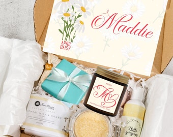 Personalized April Birth Flower Spa Gift Box, Custom Candle