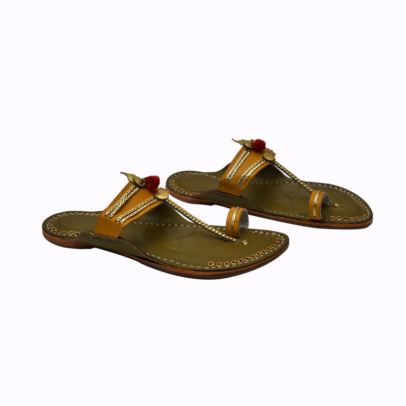 Kolhapuri Chappals â Aastha Parivaar