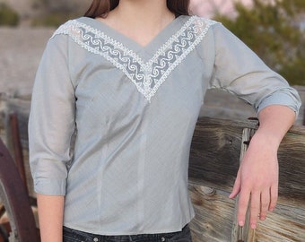 1950s Vintage Gray Patio style Blouse with V-Neck, Sheer White Swirl Patterned Ribbon, 3/4 Sleeves