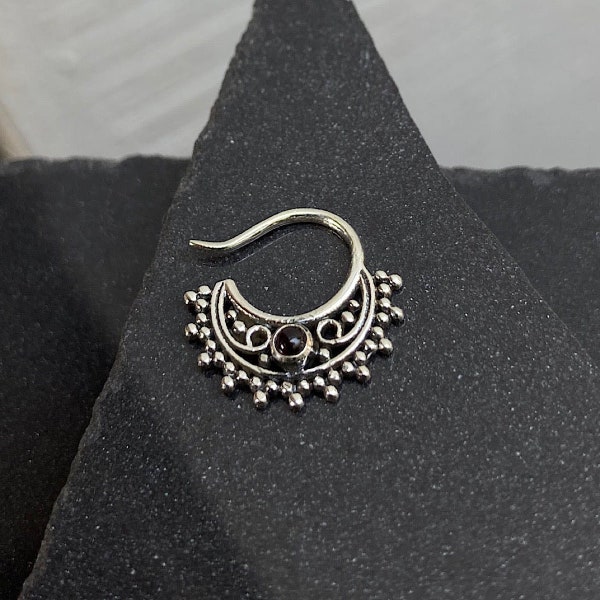 Crescent Silver Nath Left Piercing, Black nose ring, Tribal Indian Nose Ring, Sterling Silver Nose Ring, Unique Nose Hoop, Nostril Jewelry