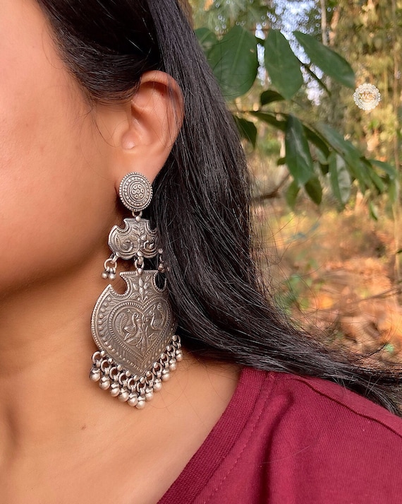 German Oxidized Silver Earrings Antique Tribal Trendy Trishul/Om Design  Engraved Gungroo Danglers, ऑक्सीडाइज़्ड बालियां, ऑक्सीकरण की कान की बाली,  ऑक्सीकरण इयररिंग - Parrita Global, Mumbai | ID ...