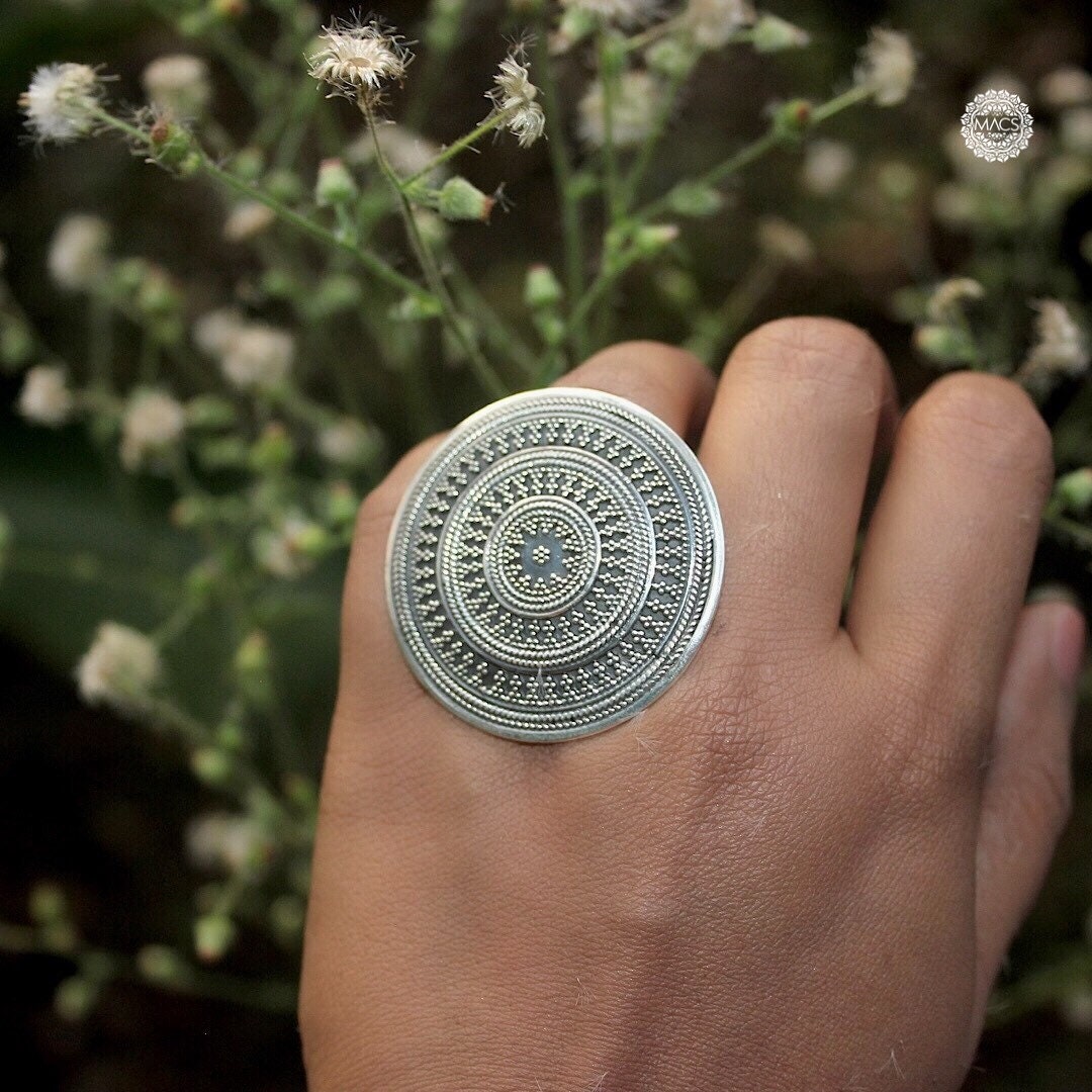 925 Sterling silver oxidised floral adjustable toe ring