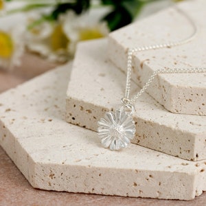 solid sterling silver daisy pendant