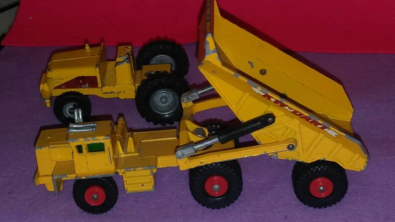 Kingsize No 7. 2 Dump Truck and No