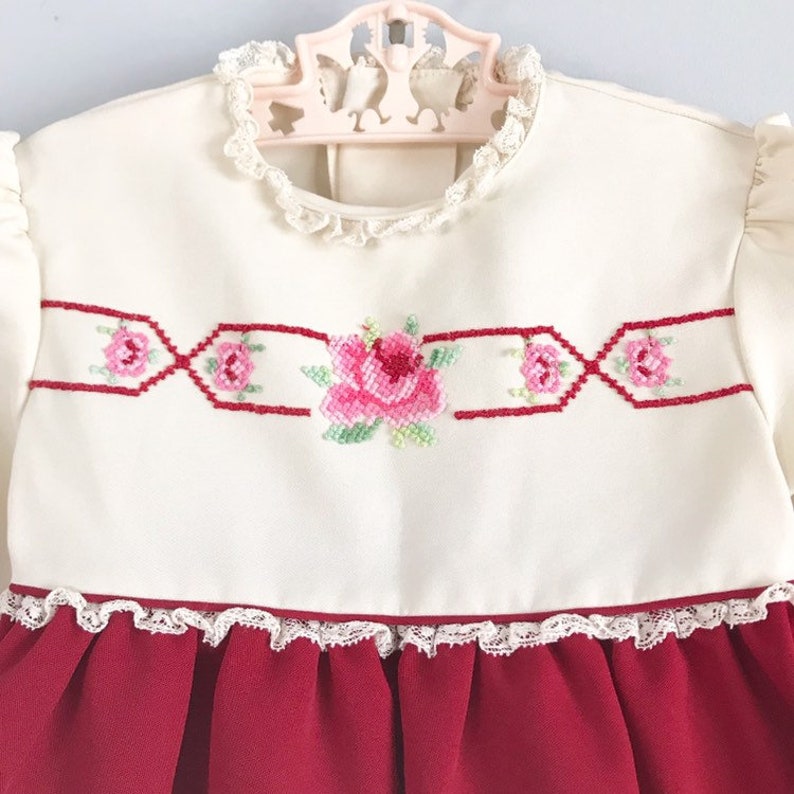 Gorgeous Vintage Royal Embroidered Rose Cream /& Merlot Party Dress Size 5 OSVKC0554