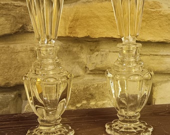 Paar Vintage Kristall Parfümflaschen mit Fan Stopfen | Schminktisch Kristalldekor | Mid-Century Glam Hollywood Regency Art Deco