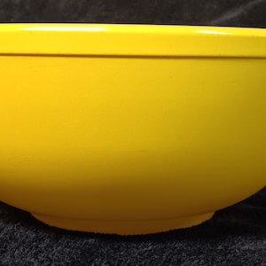 Vintage Yellow Pyrex Primary Color Mixing Bowl