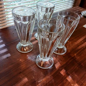 Vintage Jeannette Milchshake Gläser | Set mit 4 schweren Soda-Brunnenbechern | 1930er - 1950er Jahre Retro Diner Gläser