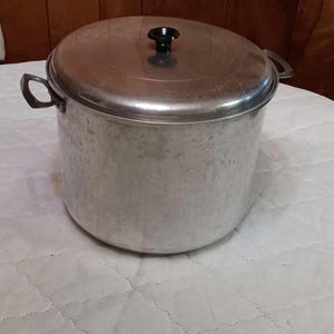 Vintage Comet Aluminum 6 Qt Stock Pot with Lid - Mid-Century Modern Cookware