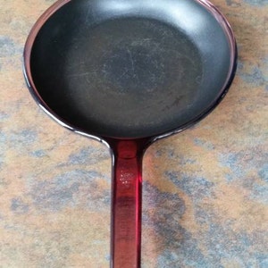 Pyrex Corningware Vision Skillet Vintage non-stick cranberry glass no lid