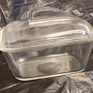 Vintage Glasbake 1.5 Quart Clear Glass Refrigerator Storage Dish with Fin Lid Handle