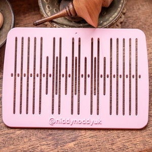 Rigid Heddle | 41 Hole - 7 Pattern Slots | Narrow Band Weaving | Backstrap Weaving