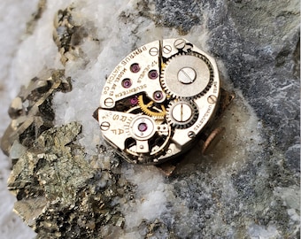 BENRUS Orologio Meccanismo Quadrante Quadrante Corona Gioielli Donna SWISS Orologio Movimento, 16mm x 13mm Ovale, Steampunk, Tiny Small, A2131