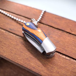 KEYCHAIN Knife Miniature Stained Wood Handle, Working Mini Knives Tiny Folding Knife Charm Pendant Jewelry Supply