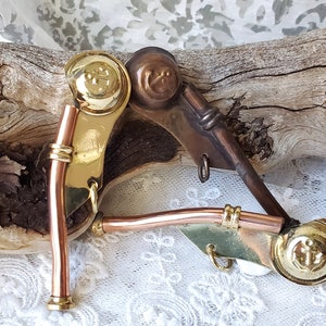 Colgante de silbato de contramaestre steampunk: amuleto náutico de latón y cobre (8,9 cm)