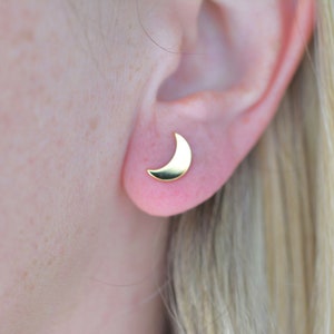 Simple moon earrings| crescent moon studs| Sterling silver moon studs| minimalist jewelry| 925 sterling silver