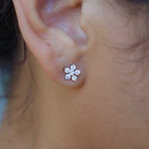 Tiny flower stud earrings| silver flower small studs| minimalist jewelry| unique earrings| 925 sterling silver