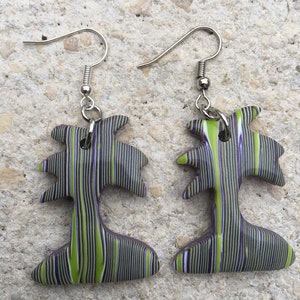 Boucles d’oreilles vertes et violettes