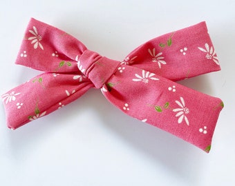 Pink daisy single