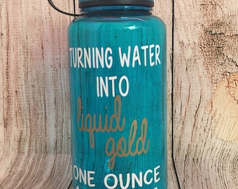 34 Ounce Bottle//Turning Water Into Liquid Gold One Ounce at a Time // Liquid Gold // Water Bottle // Breastfeeding Motivation