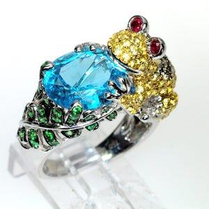 18k, frog ring, white gold, animal nature, swiss blue topaz, sapphire, ruby