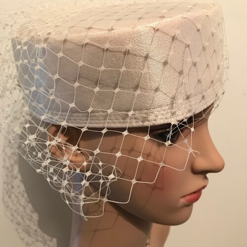 1980s vintage white shops wedding pillbox hat