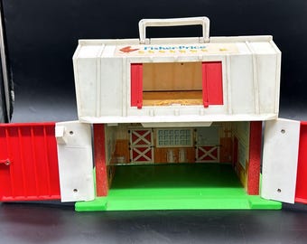 Vintage Fisher Price Family Play Farm Barn 1986 Little People Toy Set