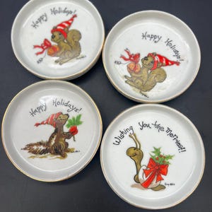 Enesco Suzy&#39;s Zoo Christmas Coasters: 1976 Squirrel & Snail Set