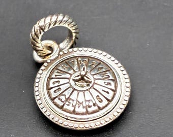 Pulsera coleccionable en tono plateado con el dije "Brighton Viva Las Vegas", ruleta, apuestas en Nevada