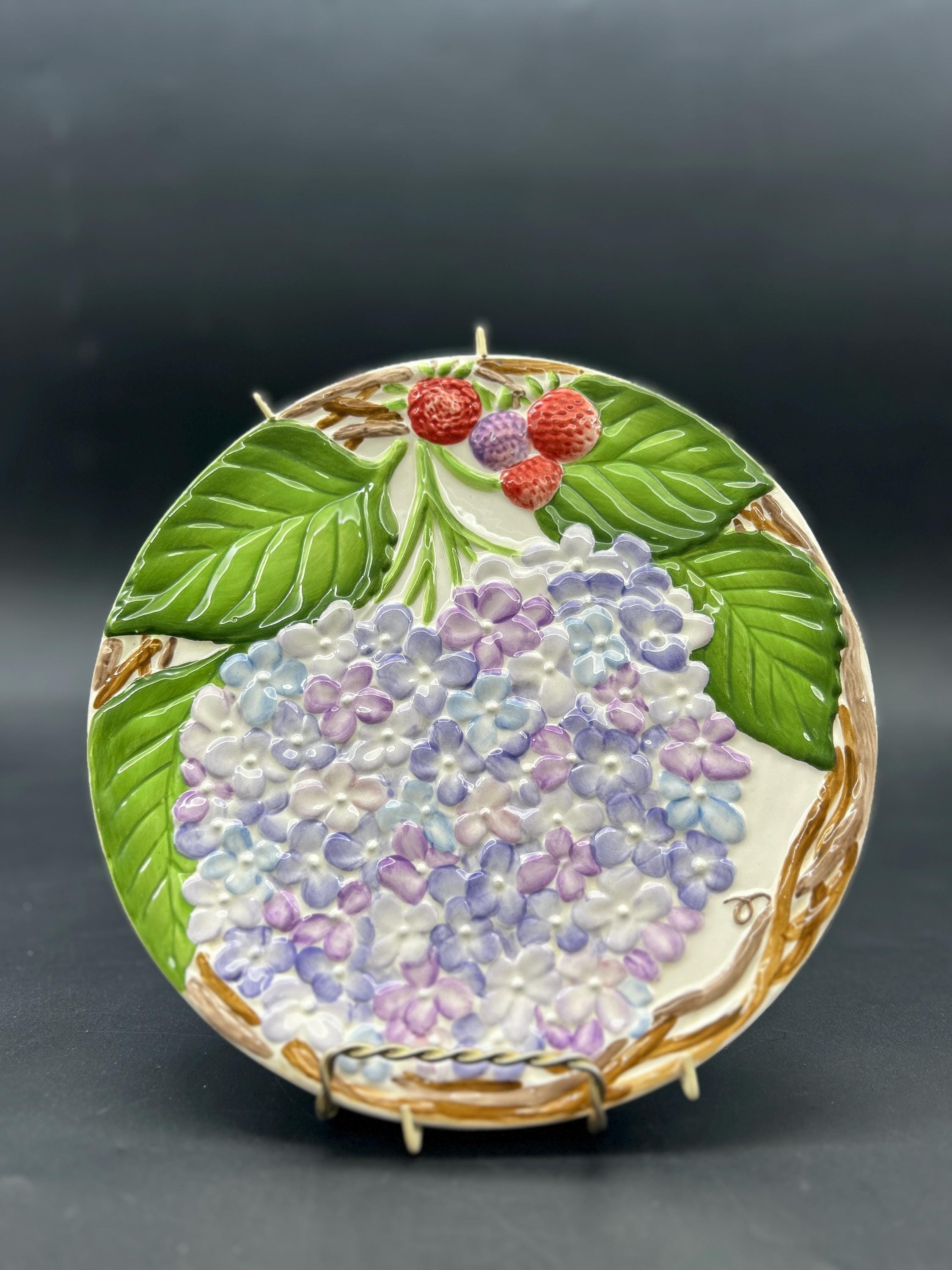 Piaget ornamental platter 1986　ピアジェ　飾り皿 Jeanne Beury 2000 Silvestri | Majolica Hydrangea & Berries Plate 9