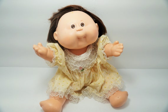 cabbage patch doll brown hair brown eyes