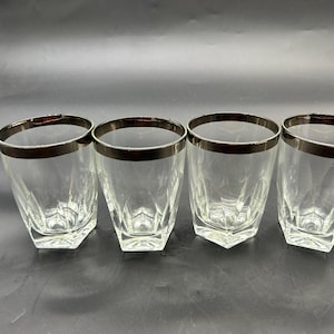 Set of 4 Hazel Atlas Gothic Platinum Band Flat Tumblers 4  1/2