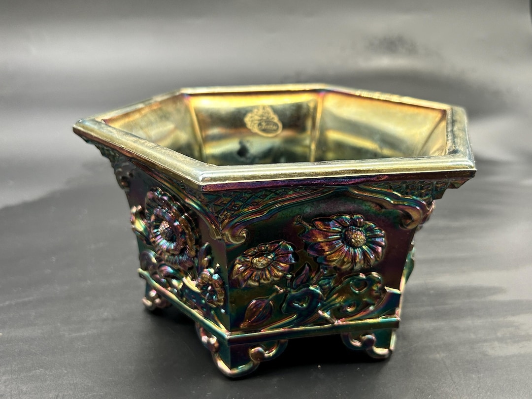 Vintage Fenton Carnival Glass Chrysanthemum Amethyst Hexagon