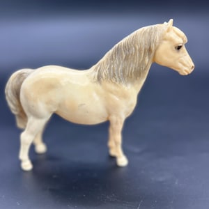 Vintage Traditional 6x8 Breyer Shetland Pony Model #25 Alabaster Gloss Finish